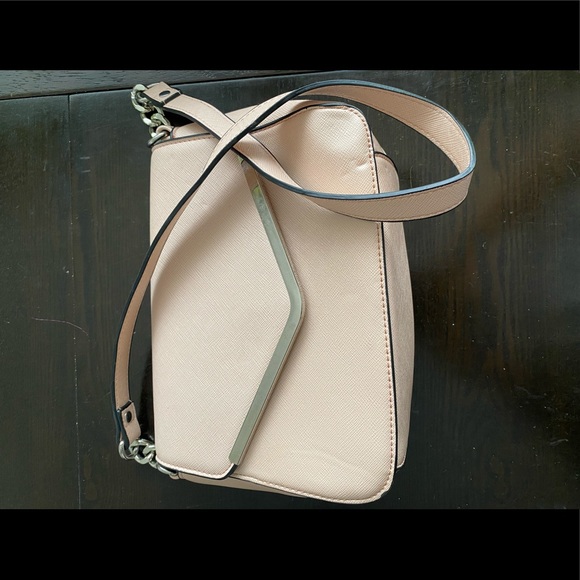 Pretty little bag - Picture 1 of 3